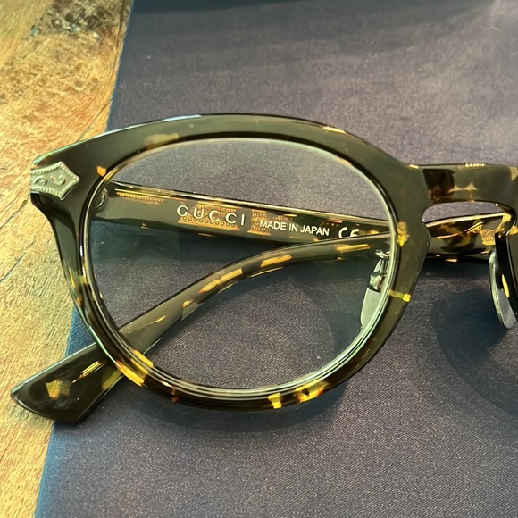 Authentic Gucci Prescription eyeglasses - Picture 4 of 17
